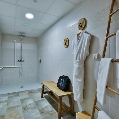 فندق & Face A La ميرفيل-فرانسفيل بلاج