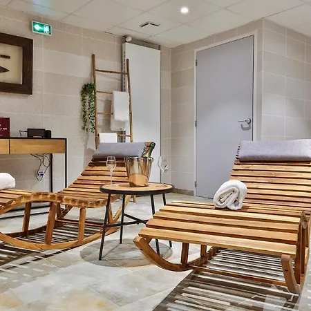 & Face A La فندق