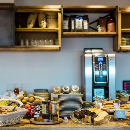 & Face A La فندق 3*