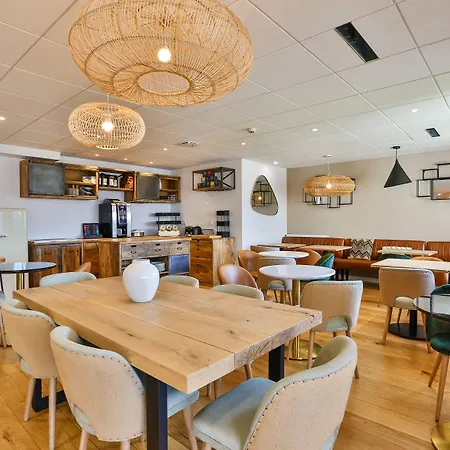 & Face A La فندق