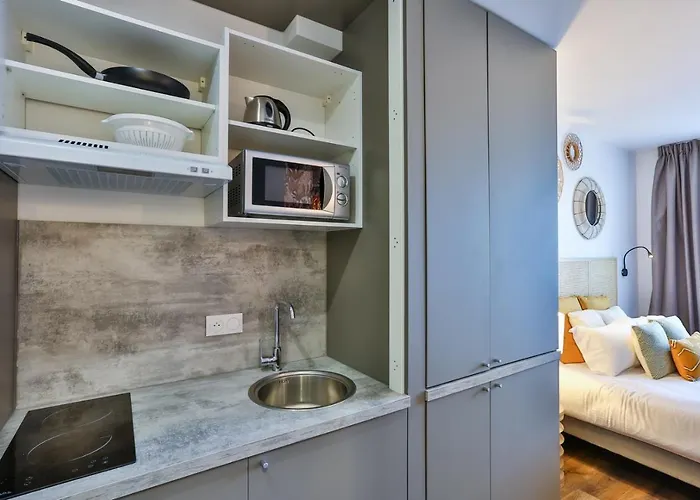 Hotel & Face A La Merville-Franceville-Plage