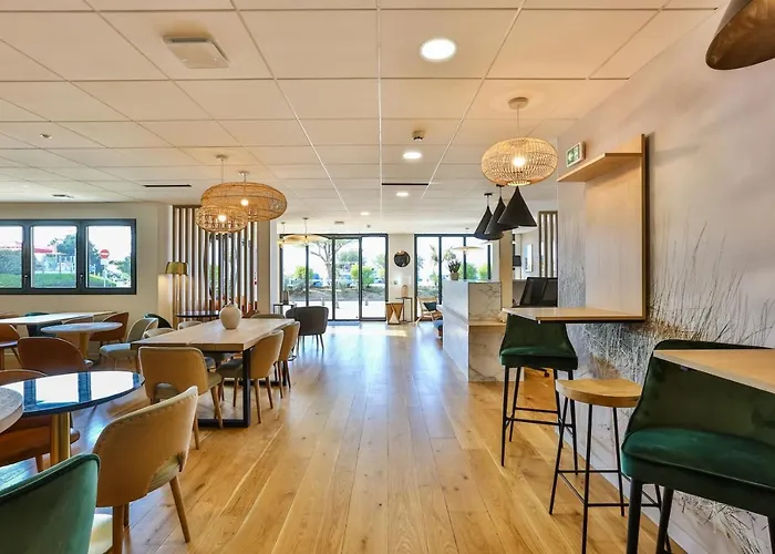 Hotel & Face A La Merville-Franceville-Plage