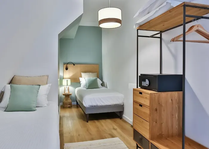 Hotel & Face A La Merville-Franceville-Plage