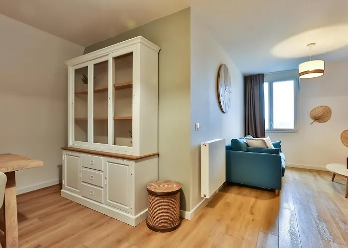 & Face A La Hotel Merville-Franceville-Plage