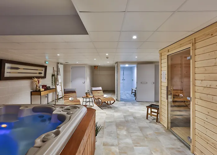 Hotel & Face A La Merville-Franceville-Plage