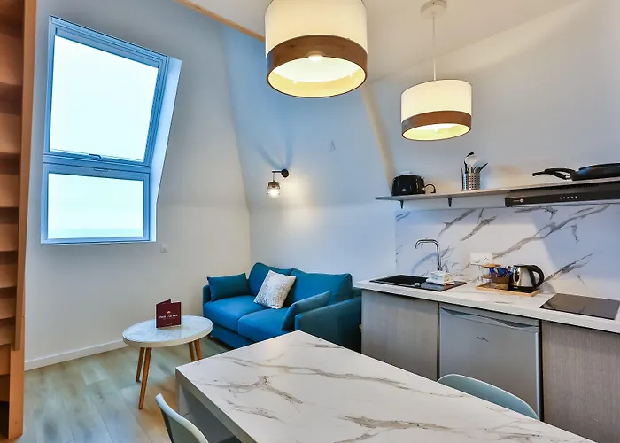 & Face A La Hotel 3*