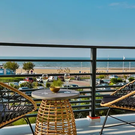 Hotel & Face A La Merville-Franceville-Plage
