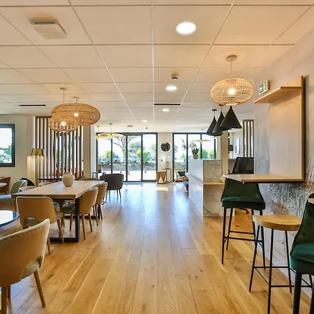 Hotel & Face A La Merville-Franceville-Plage