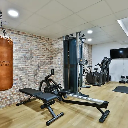 & Face A La Hotel 3*