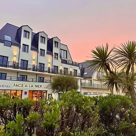 Hotel & Face A La