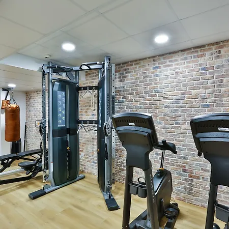 Hotel & Face A La Merville-Franceville-Plage