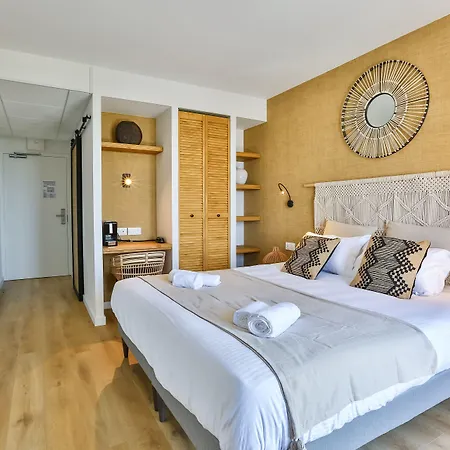 Hotel & Face A La Merville-Franceville-Plage