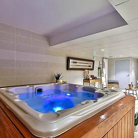 & Face A La Hotel Merville-Franceville-Plage