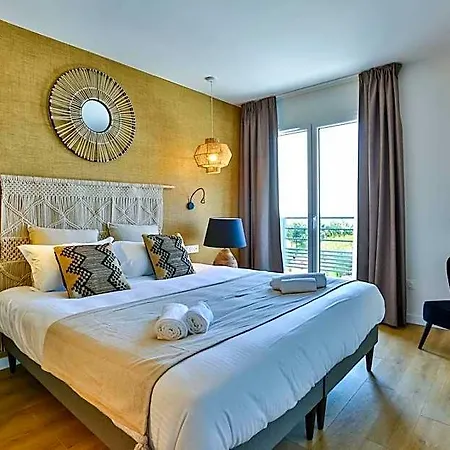 & Face A La Hotel 3*
