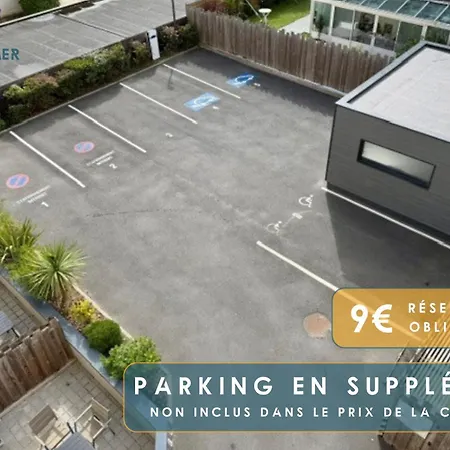 & Face A La Hotel Merville-Franceville-Plage